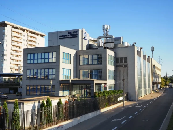 Instytut Wysokich Ciśnień PAN, al. Prymasa Tysiąclecia 98, Warszawa, fot. Mikołaj Żak