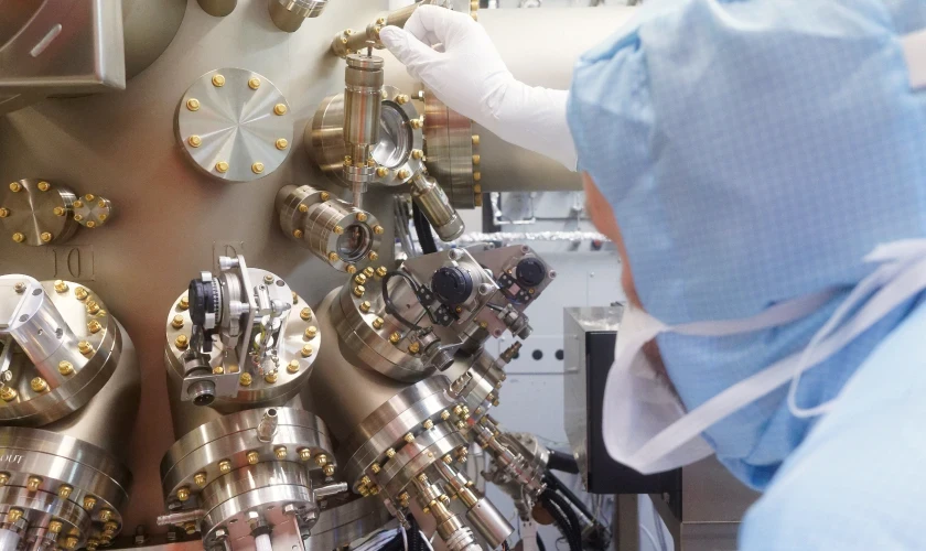 Laboratorium Epitaksji MBE